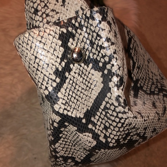 🌺snake print bling handle HOBO bag🌺 - Picture 6 of 9